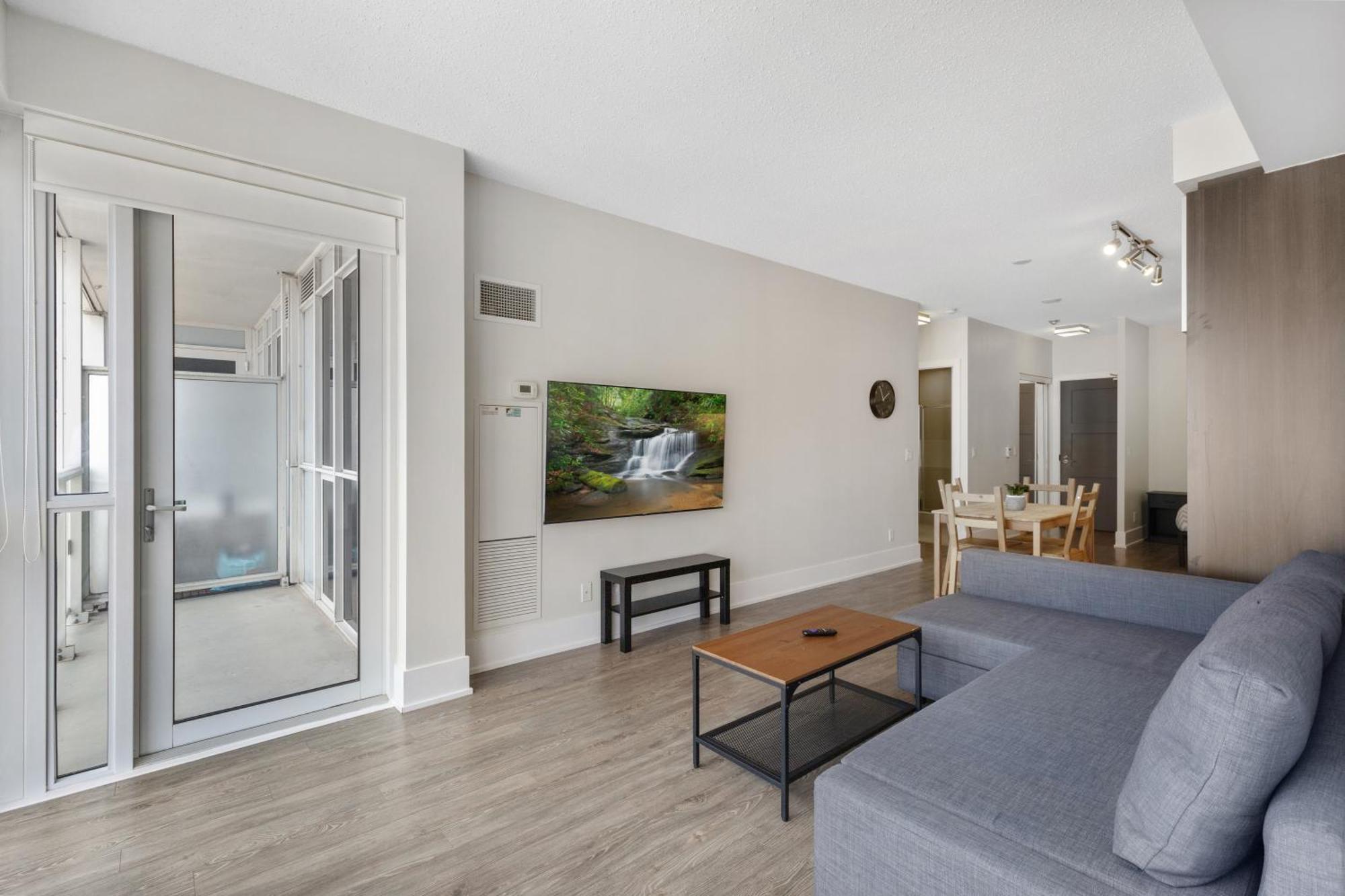 2Bedroom Cn Tower And Water Views - Free Parking - Rooftop Pool 토론토 외부 사진