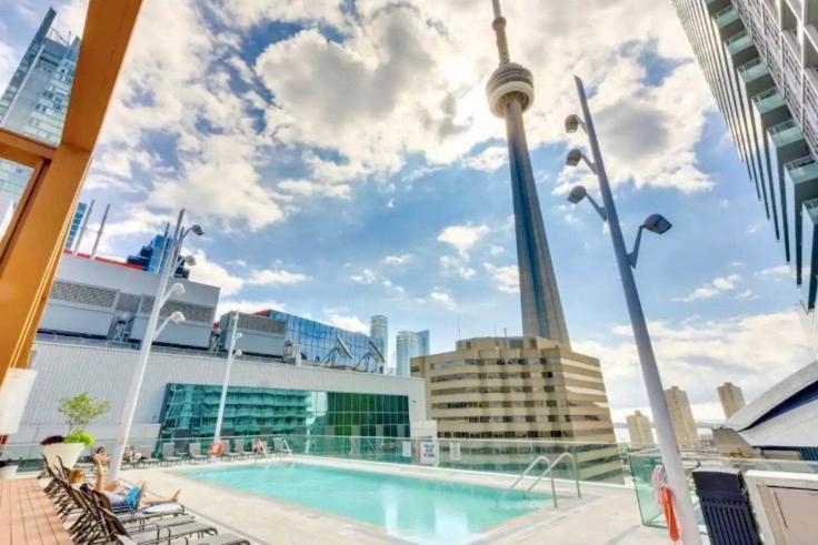 2Bedroom Cn Tower And Water Views - Free Parking - Rooftop Pool 토론토 외부 사진