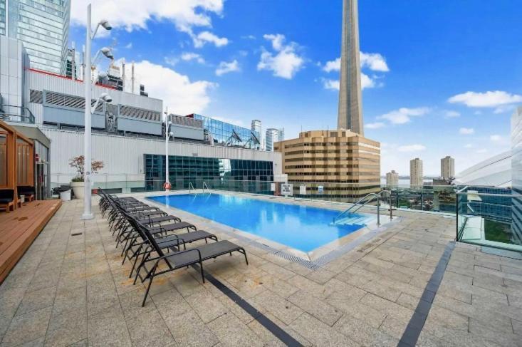 2Bedroom Cn Tower And Water Views - Free Parking - Rooftop Pool 토론토 외부 사진